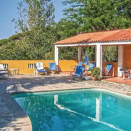 Three-bedroom Holiday In Colares, Sintra
